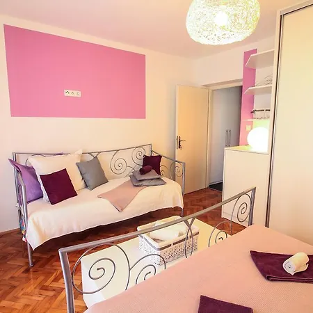 Lavanda Apartment *